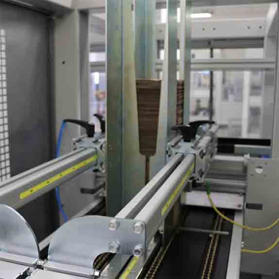 Стек опаковаща, термофолираща машина XP650-ARX Пакин